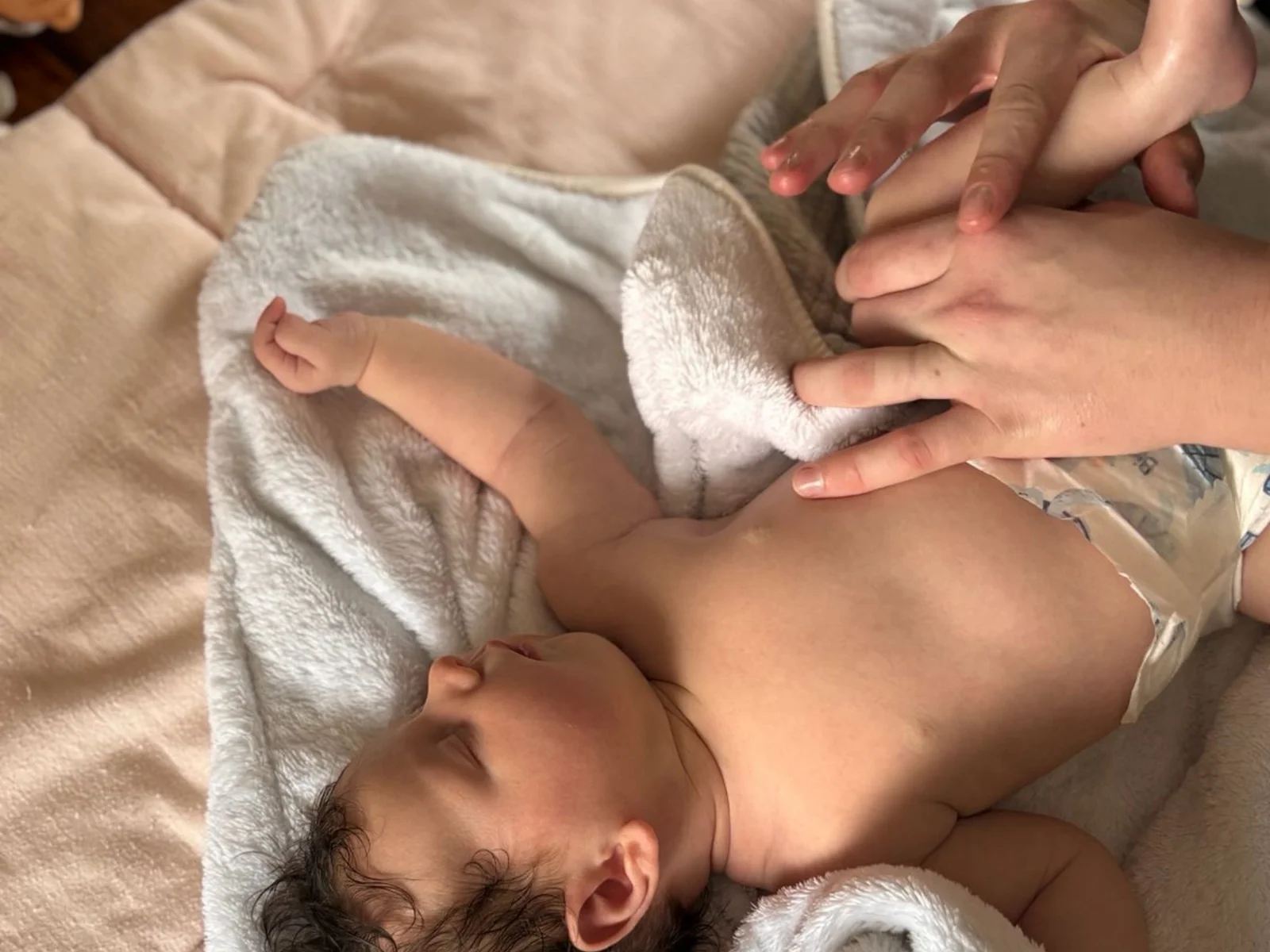 Massage bébé, moment de complicité